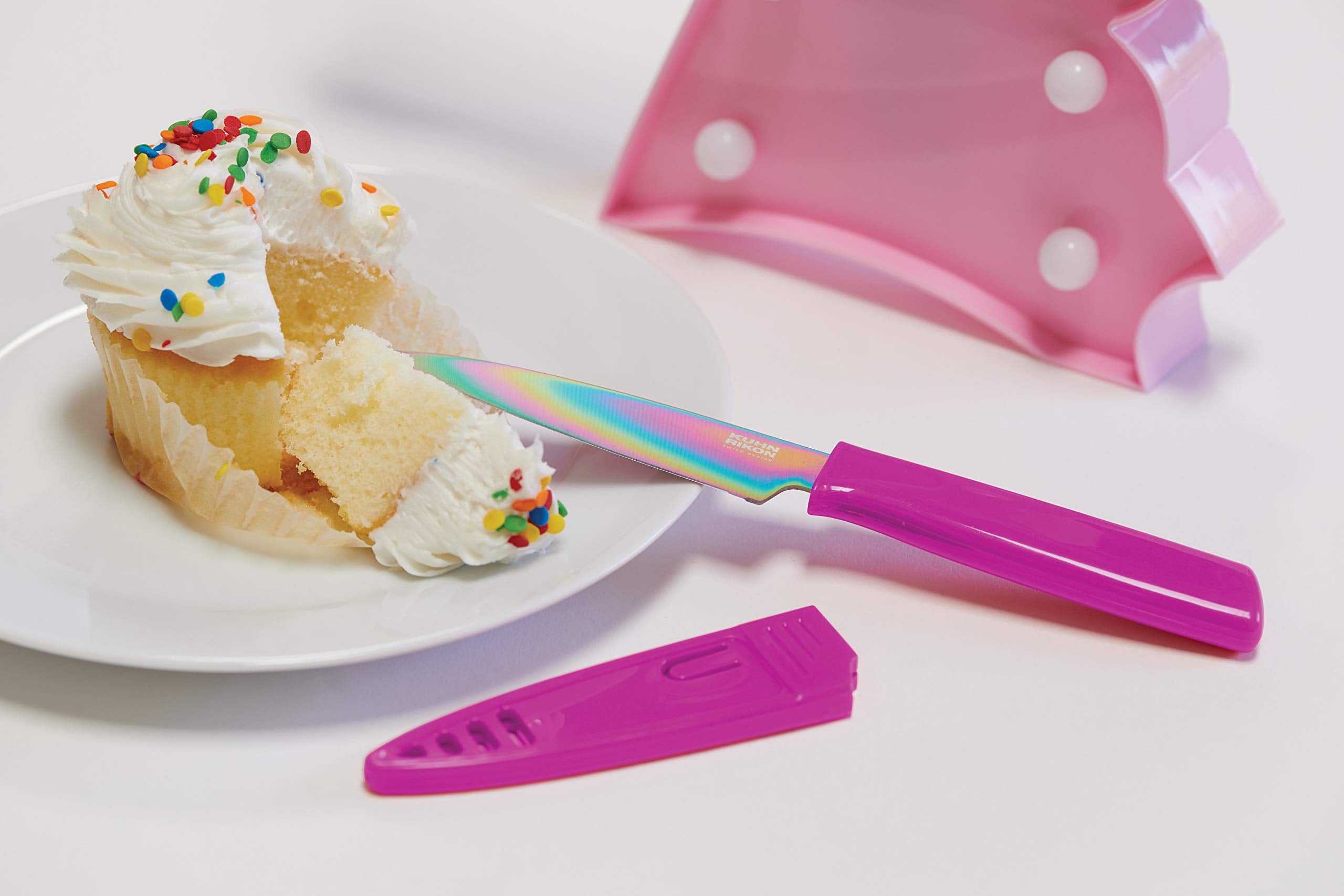 Protective sheath on Colori paring knife for safe storage