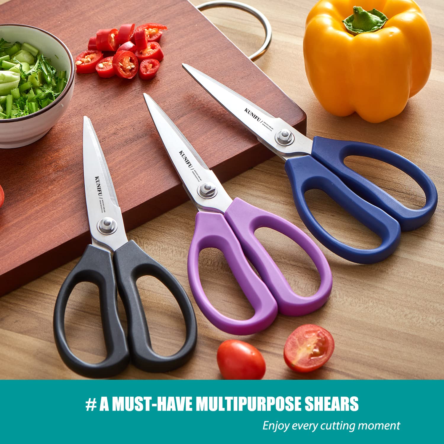 KUNIFU ergonomic handles provide a comfortable grip during preparation.