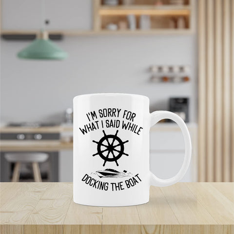 Kunlisa dishwasher-safe ceramic mug in its protective gift box.