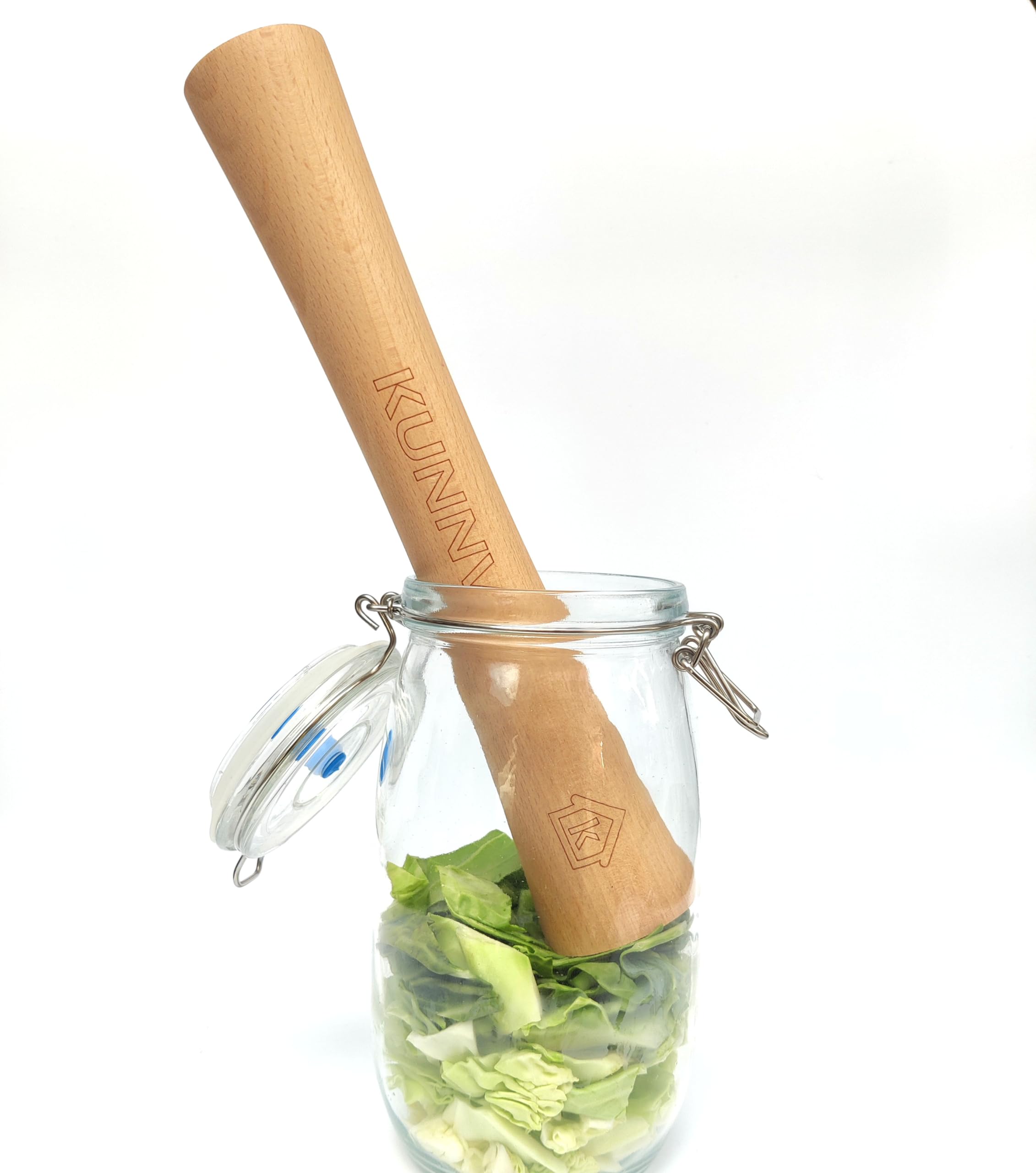 Wide-mouth jar compatibility for squeezing juices.