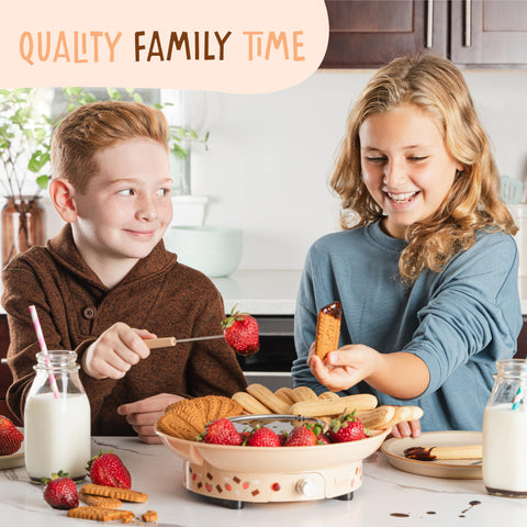 Kusini fondue pot with four skewers included for quick dipping.
