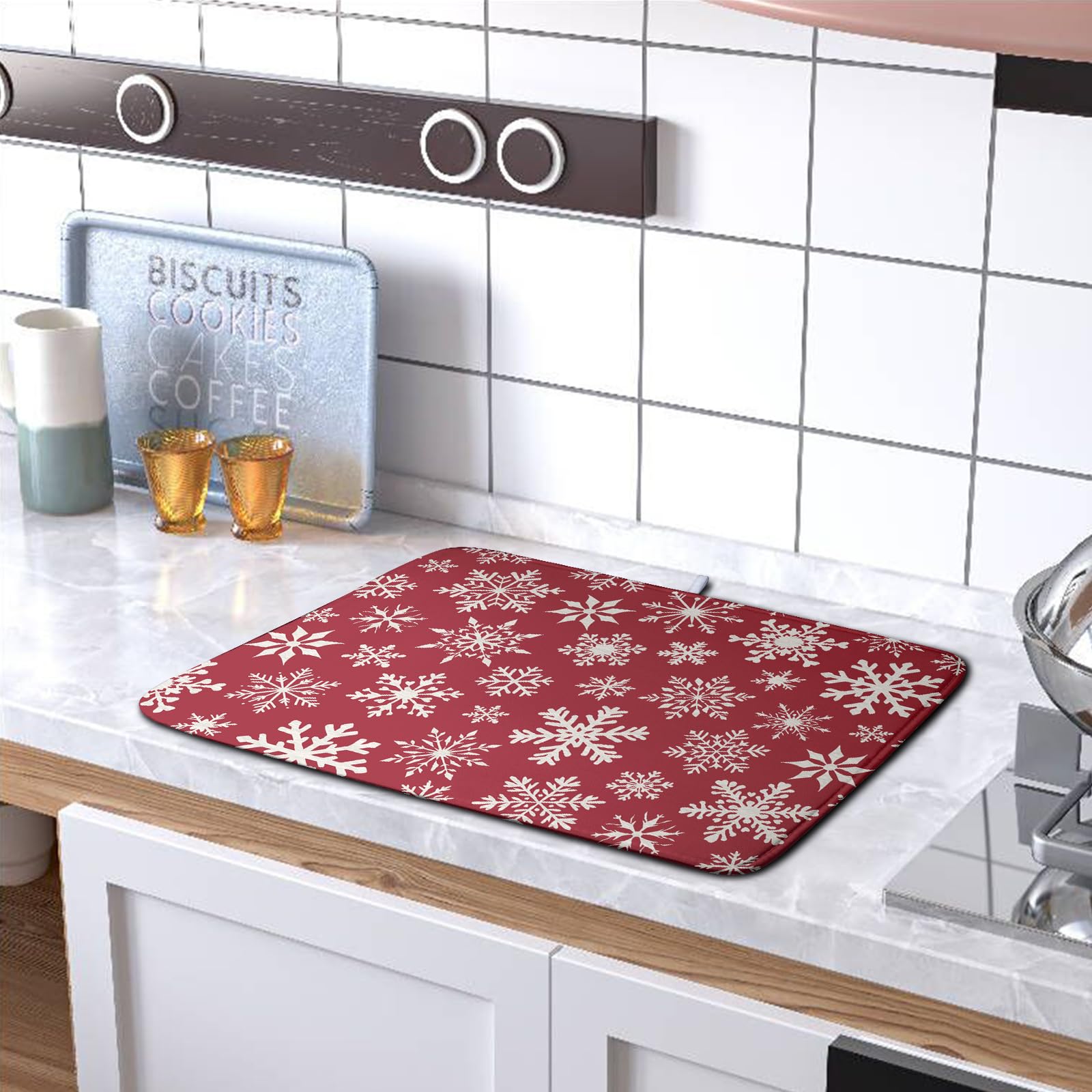 Kwlegh heat-insulation layer protects countertops while cooling warm items on the mat.