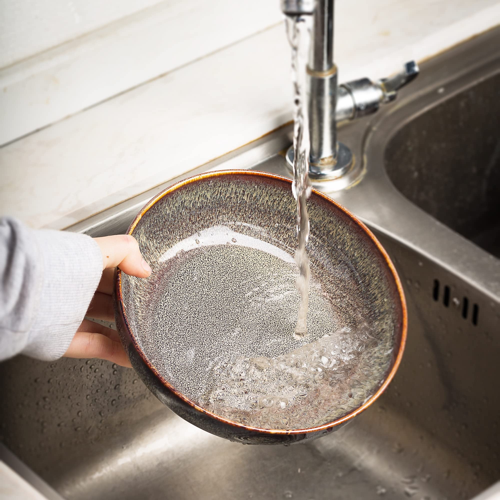 KYBSCZ glazed deep bowls for effortless cleaning after family meals.