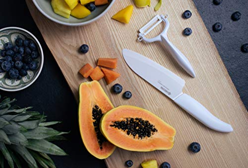 Close-up of Kyocera Revolution edge demonstrates long-lasting sharpness for daily slicing.
