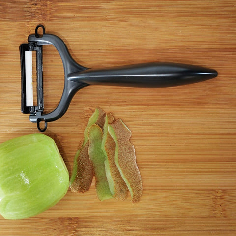 KYOCERA Y-Peeler handle grip demonstrates ergonomic comfort during longer prep tasks