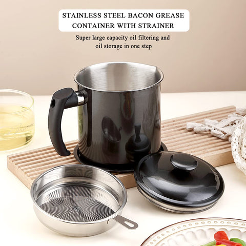 Kyraton bacon grease container ergonomic handle provides comfortable pouring grip.