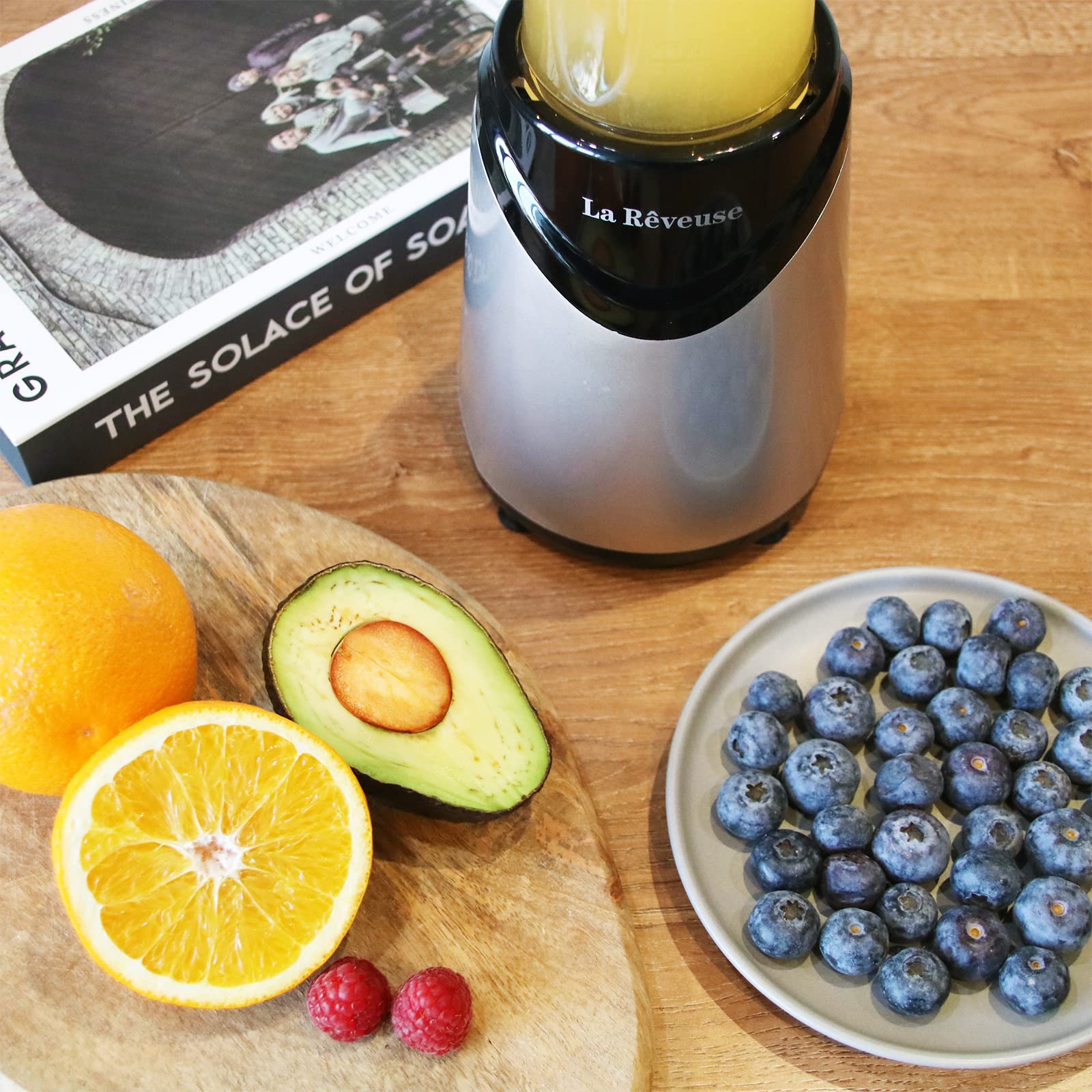 La Reveuse easy-clean parts keep cleanup quick.