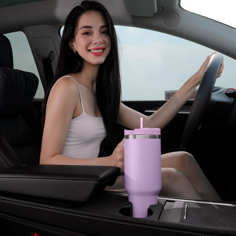 Labulabla wide opening facilitates cleaning and ice loading.