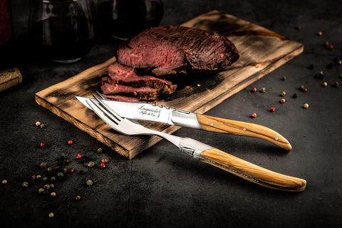 Laguiole Style de Vie olive wood grain and ergonomic grip.
