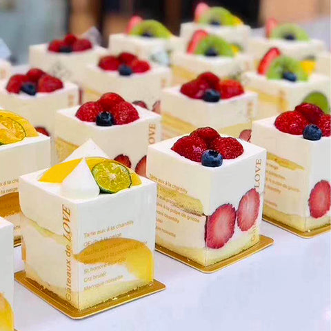 Lainrrew grease-proof mini cake boards square keeping surfaces clean during serving