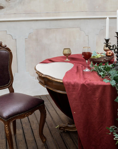 LAMINET table pad easy to wipe clean with a damp cloth