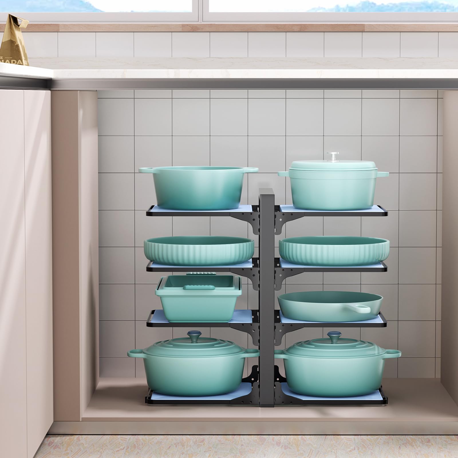 LAMU full-shelf-design prevents wobble and secures small items.