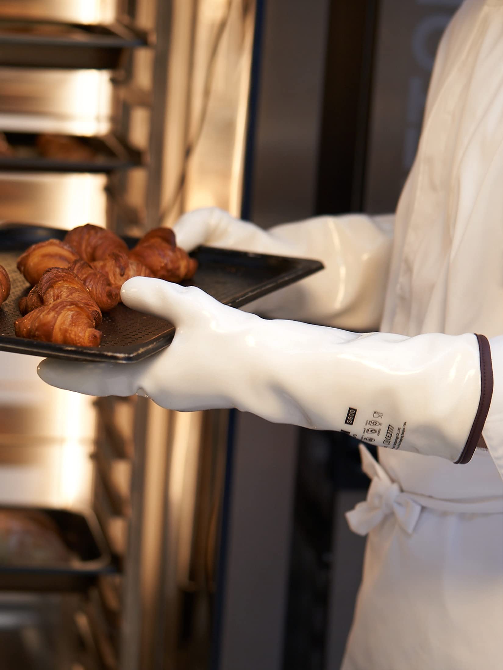 LANON Protection latex-free and BPA-free gloves for sensitive skin during cooking