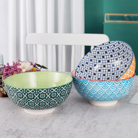 Lareina dishwasher-safe ceramic bowls with a jade-glaze finish.