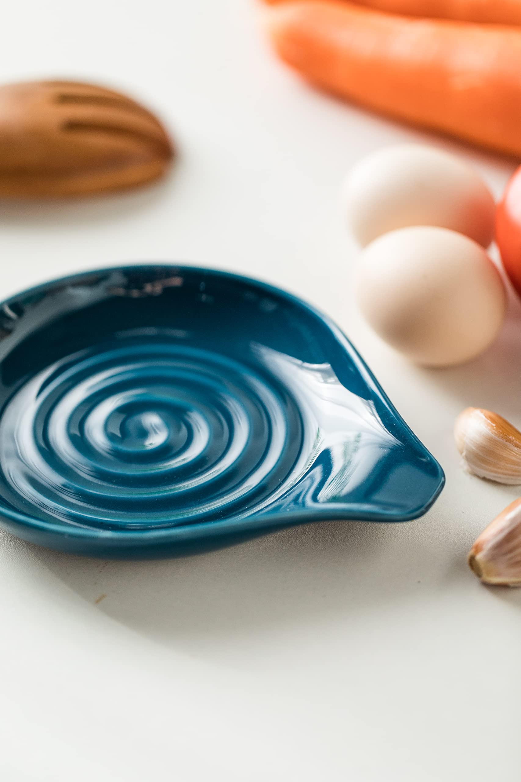 LAUCHUH blue spoon rest duo keeps utensils organized and clean.