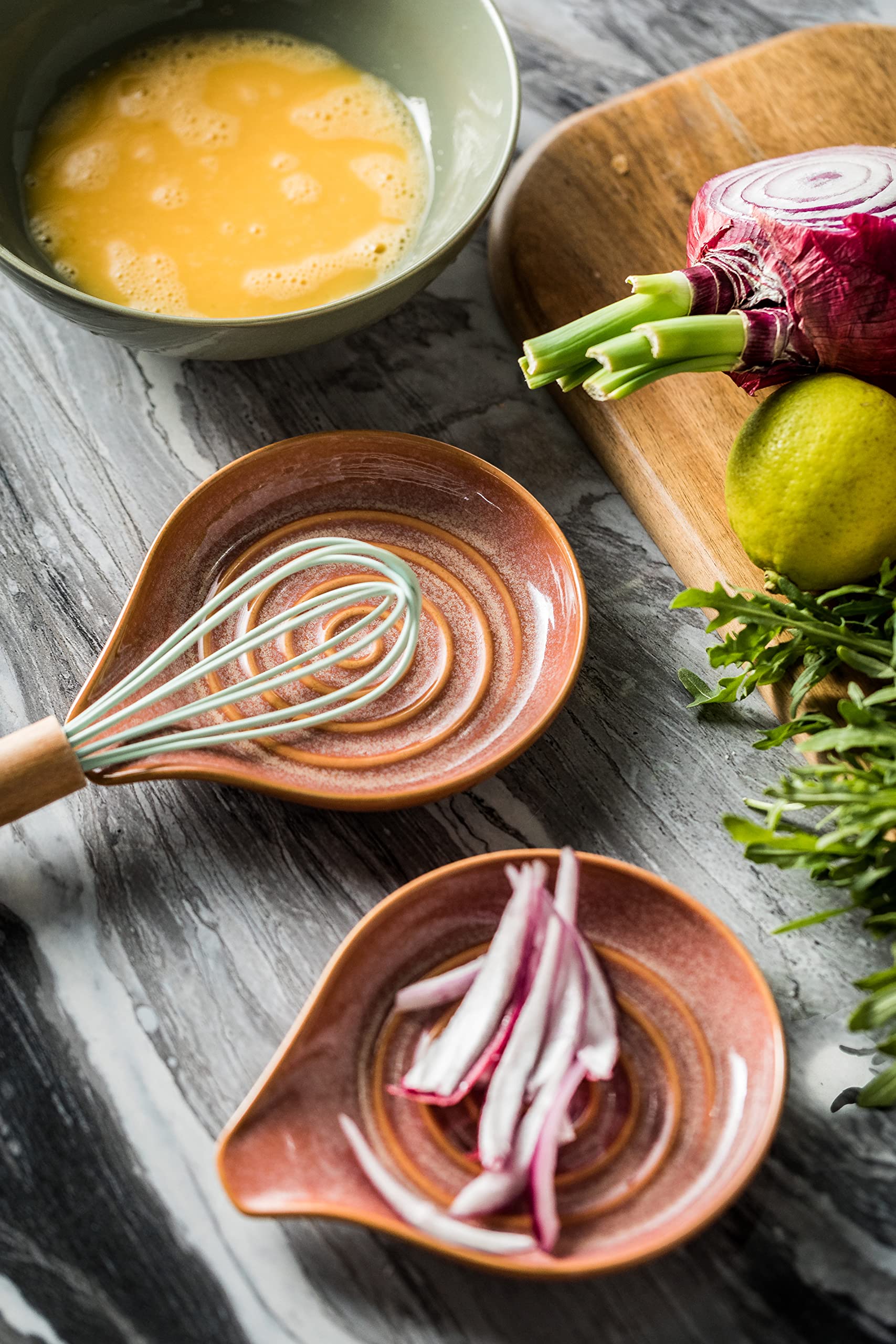 LAUCHUH farmhouse design adds warmth to modern kitchens