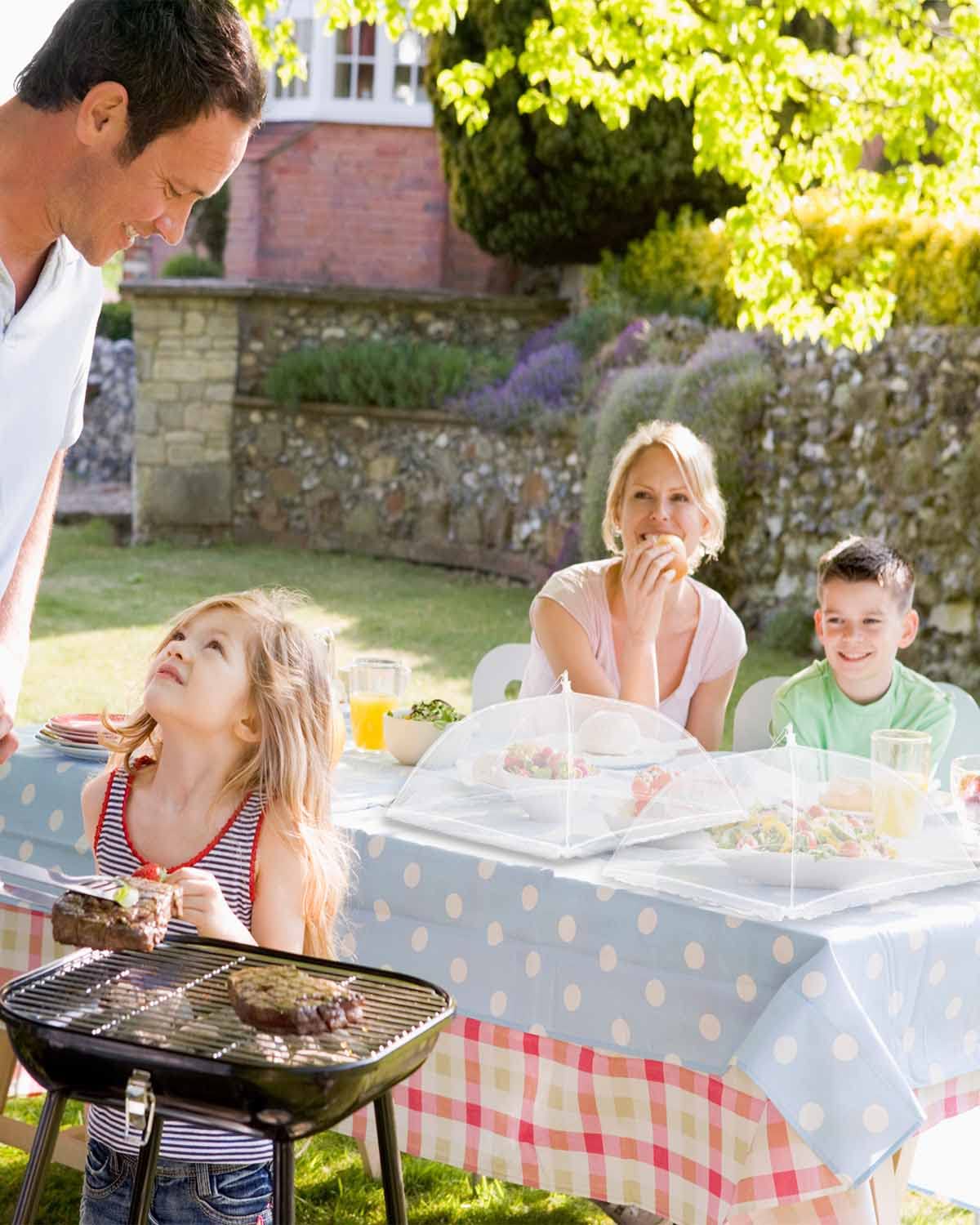 Lauon six-pack food cover set ready for parties and picnics