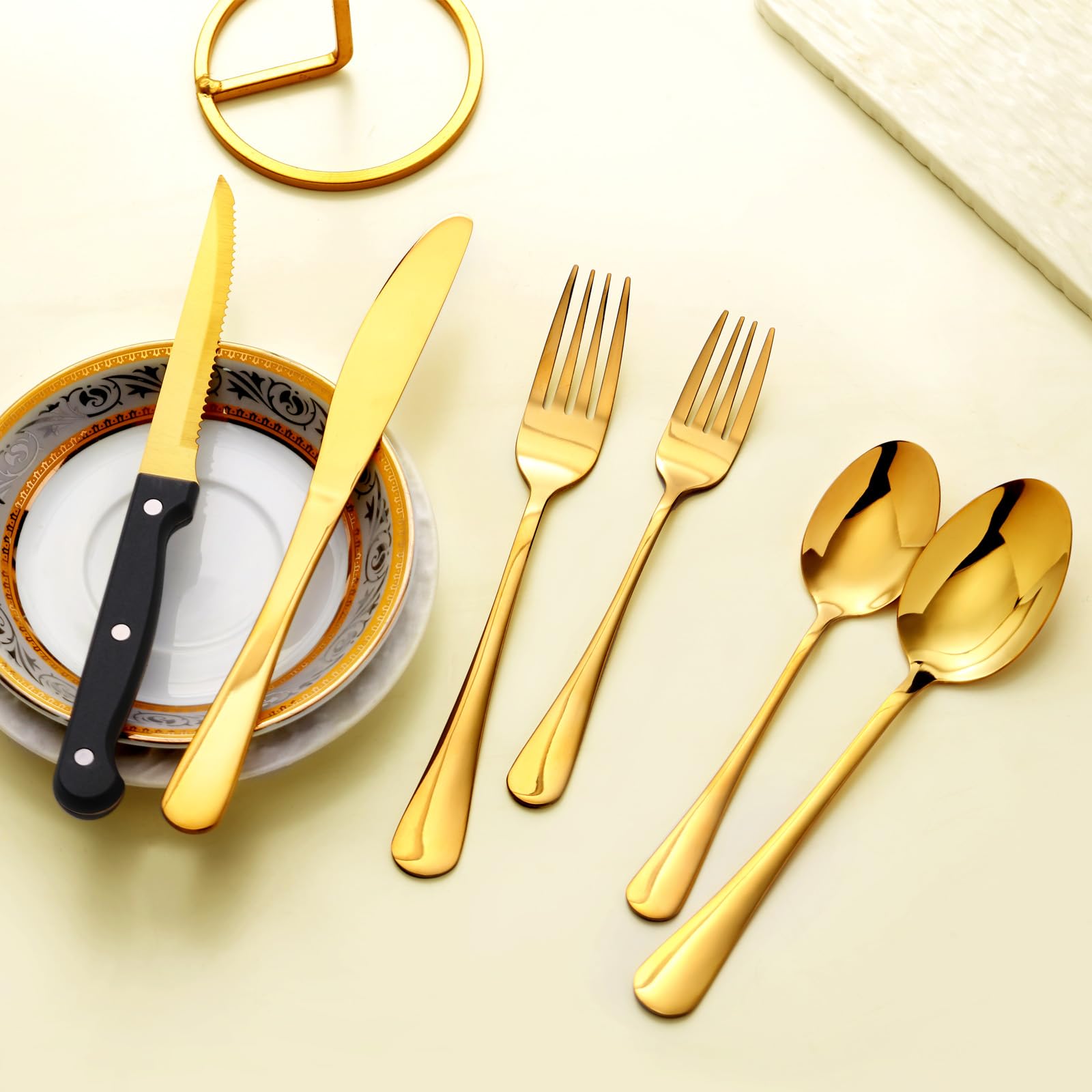 LayHyand 48-piece dinner knives: robust edge for reliable slicing.