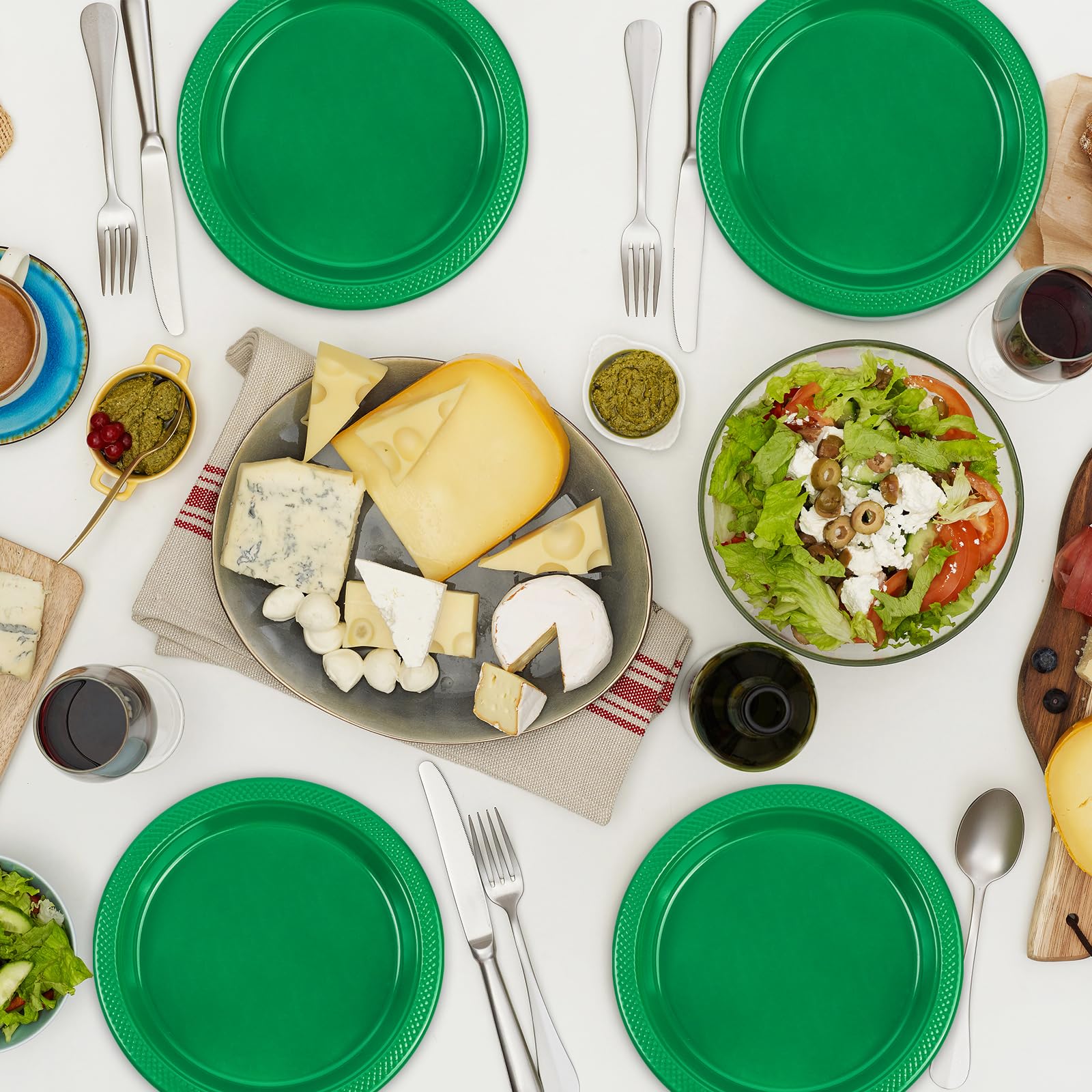LDFDRT 100-pack green plates deliver sturdy, mess-free serving for desserts and mains.