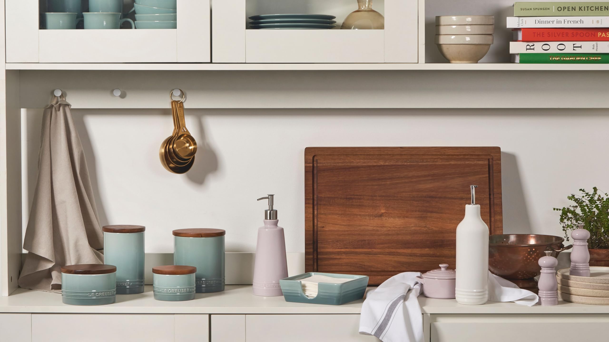 Le Creuset canister is dishwasher safe for easy cleanup.