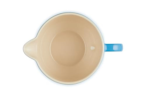 Le Creuset Marseille batter bowl, pour spout close-up, precise transfer.