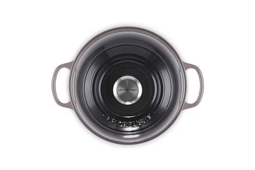 Le Creuset Bread Oven Oyster lid closeup highlighting steam-trapping design for crust