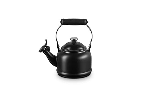 Le Creuset Demi Kettle pour-spout provides controlled, clean pours.