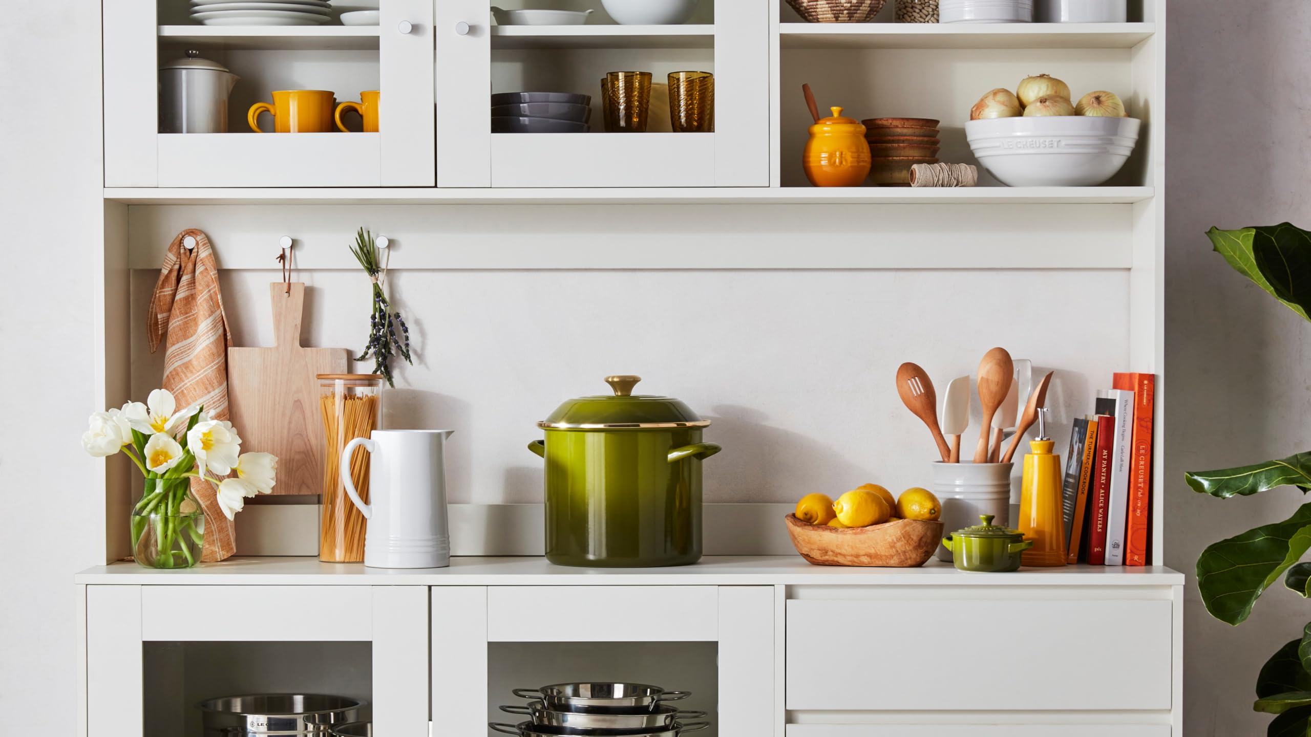 Le Creuset olive stockpot clean enamel coating resists stains and flavors