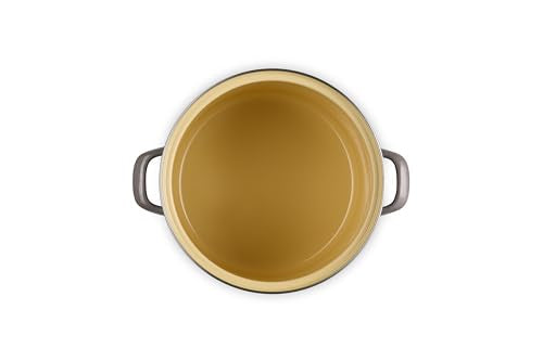 Le Creuset stockpot oyster heat performance enables rapid boil and steady warmth.