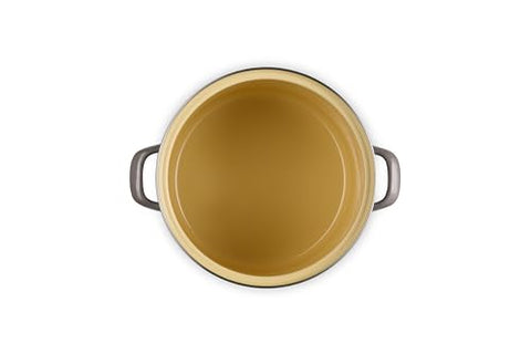 Le Creuset stockpot oyster heat performance enables rapid boil and steady warmth.