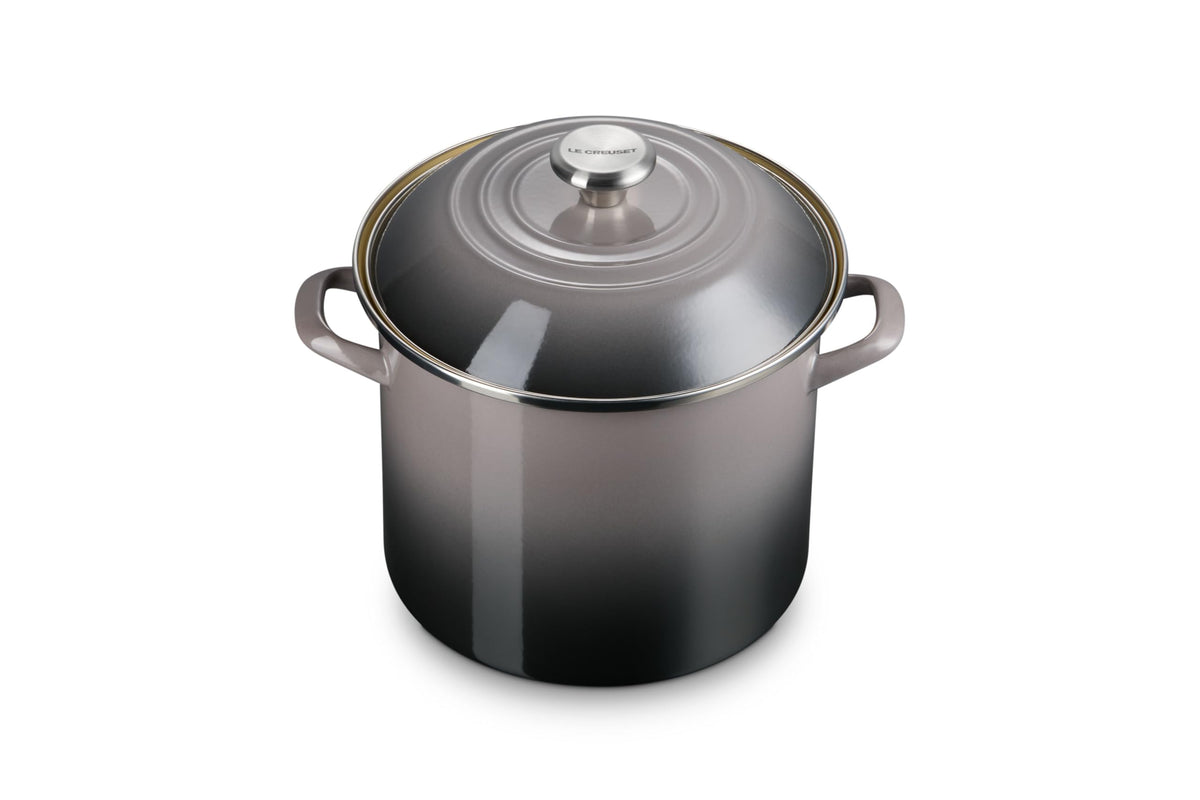 Le Creuset stockpot oyster overview with fast heating and large capacity.