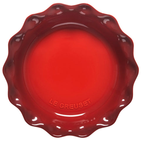 Le Creuset pie dish Cerise side view shows angled walls for easy serving.