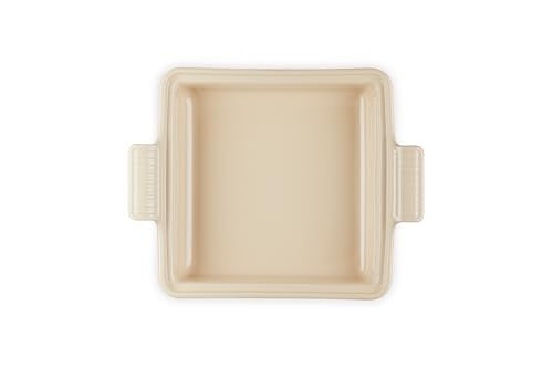 Le Creuset Shallow Square Casserole Cerise provides uniform heating for consistent cooking results.