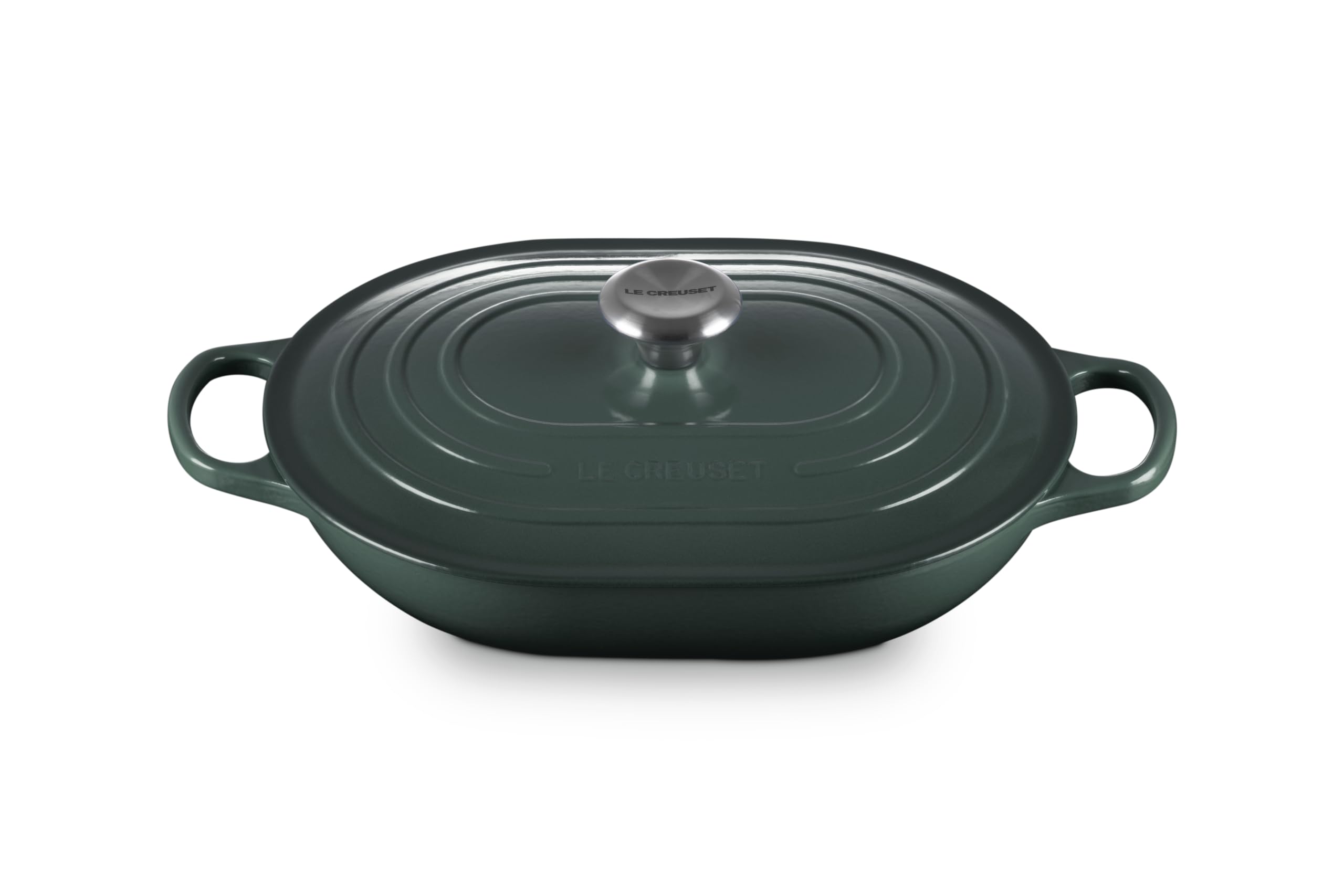 The Le Creuset Signature Oval Casserole with Artichaut lid shows an airtight seal for moisture.