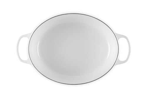 Le Creuset Signature lid with ergonomic knob demonstrates secure seal for moisture-rich braises.