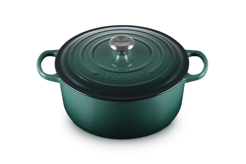 Le Creuset Signature Round Dutch Oven Artichaut 7.25 qt with even heat distribution.