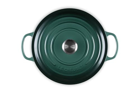 Interior enamel in Artichaut supports easy monitoring of browning and sauce.