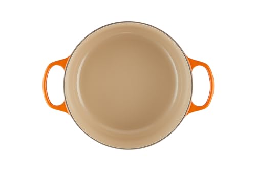 Le Creuset lid with stabilizers seals moisture during cooking