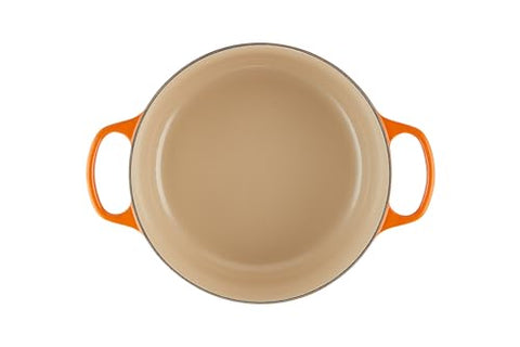 Le Creuset lid with stabilizers seals moisture during cooking