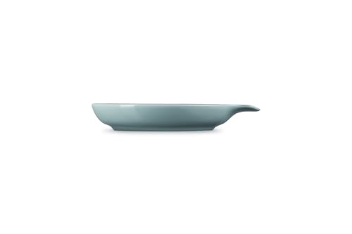 Le Creuset stoneware spoon rest Sea Salt offers durable, nonporous glaze resisting stains.