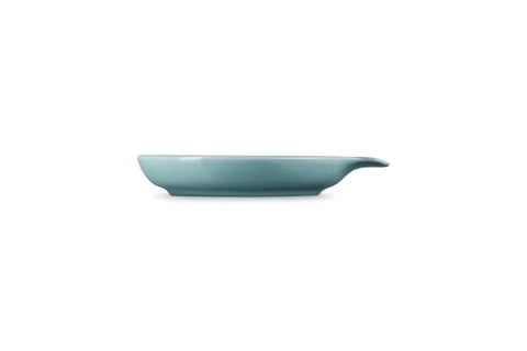 Le Creuset stoneware spoon rest Sea Salt offers durable, nonporous glaze resisting stains.