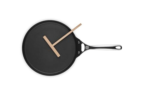 Le Creuset PRO crepe pan Rateau 11, compatible with all cooktops and oven-safe.