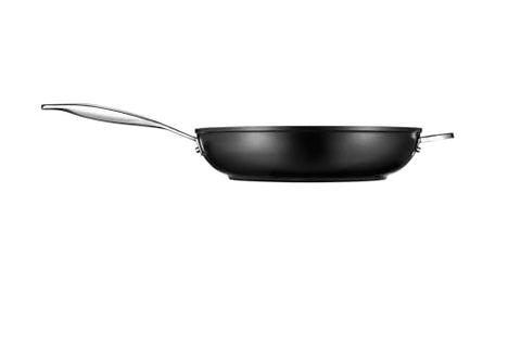 Le Creuset Toughened Nonstick PRO stay-cool handles for confident handling.