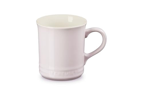 Le Creuset Vancouver mug 14 oz with coffee, showcasing comfortable grip