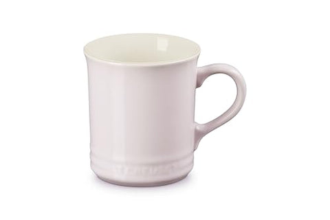 Le Creuset Vancouver mug 14 oz with coffee, showcasing comfortable grip