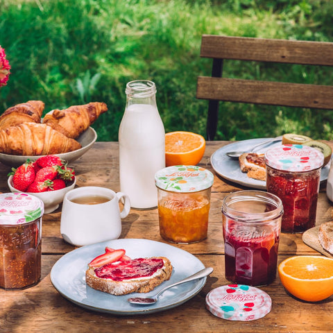 Le Parfait jam jars come in a pack of six for versatile use.