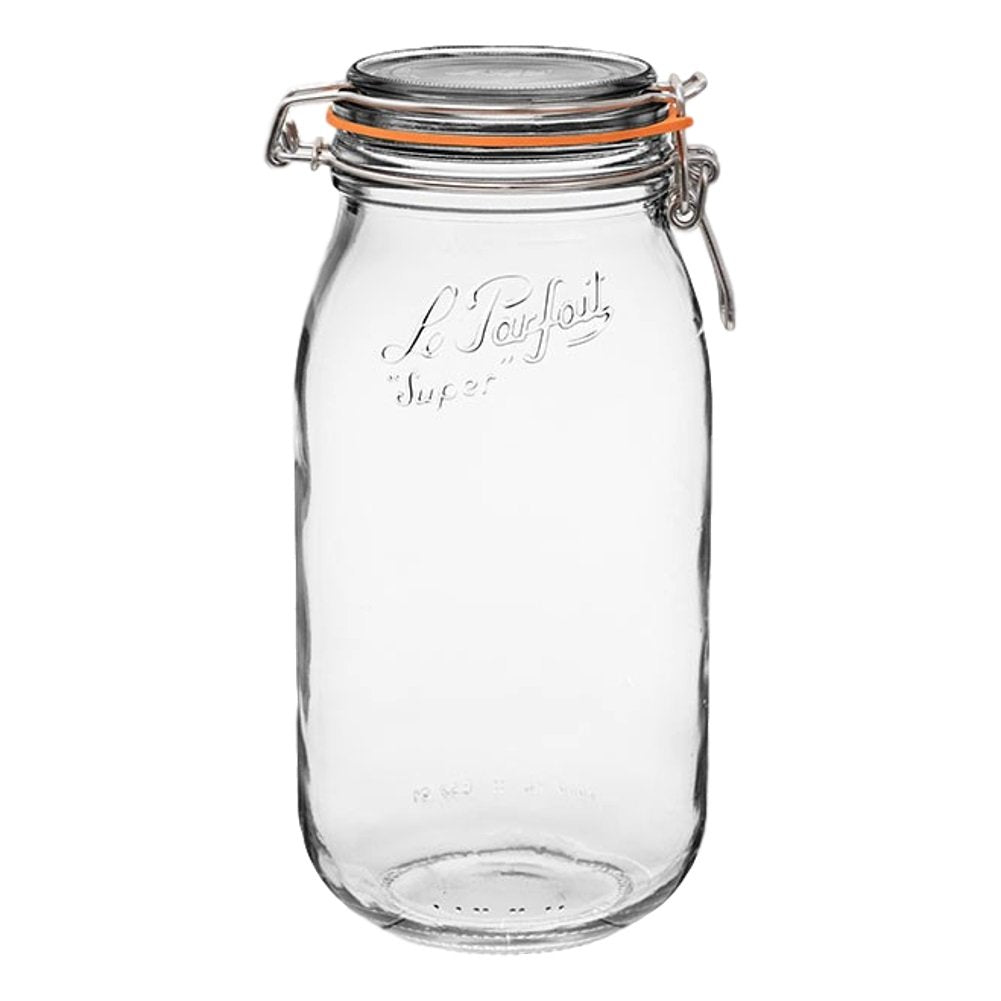 Le Parfait Super Jar pantry organization ideal for dry goods and harvests.