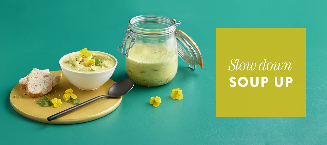 Le Parfait Super Jar stainless wire closure detail reinforces durable sealing mechanism.