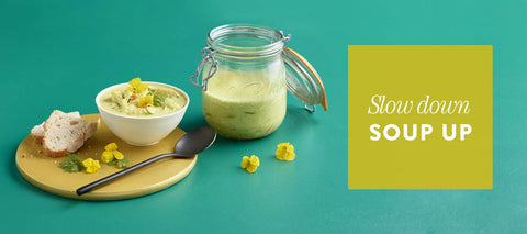 Le Parfait Super Jar stainless wire closure detail reinforces durable sealing mechanism.