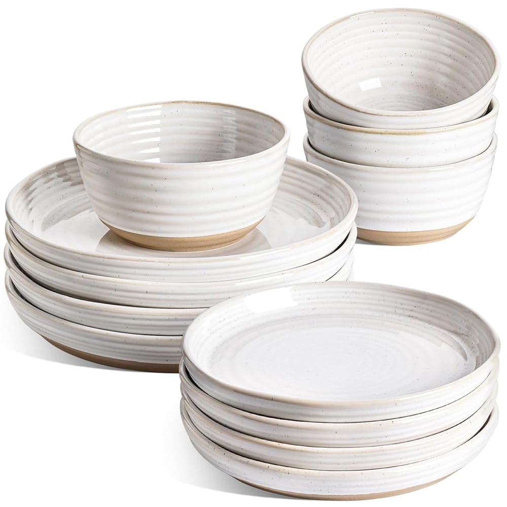LE TAUCI 12pc dinner plates in Arctic White for stylish everyday dining.